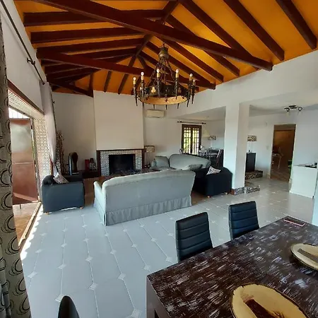 Con Piscina Privada Holiday home